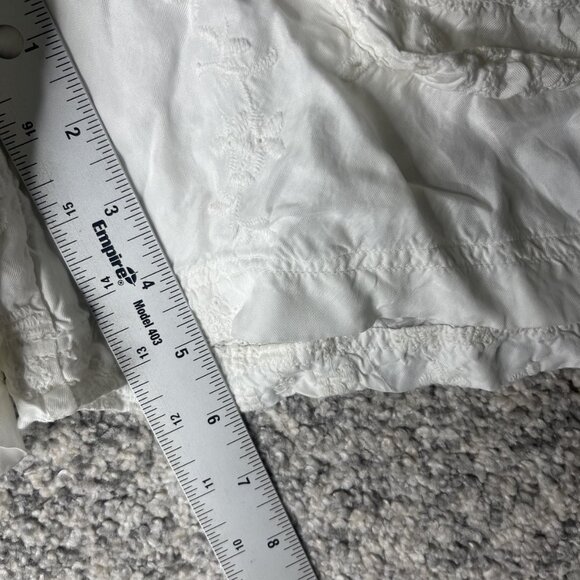 Johnny Was Shorts Womens 0 White Embroidered Eyelet Cargo Boho Festival Summer - Picture 3 of 8